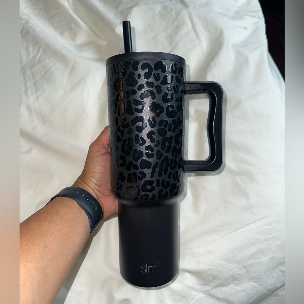 Simple Modern black 40oz cheetah tumbler 🐆